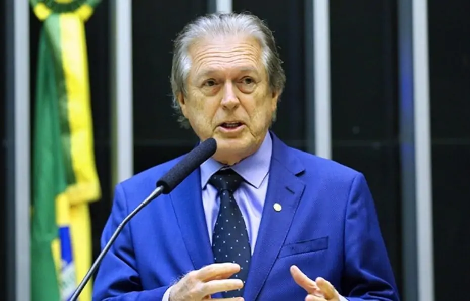 União Brasil afasta Bivar da presidência do partido