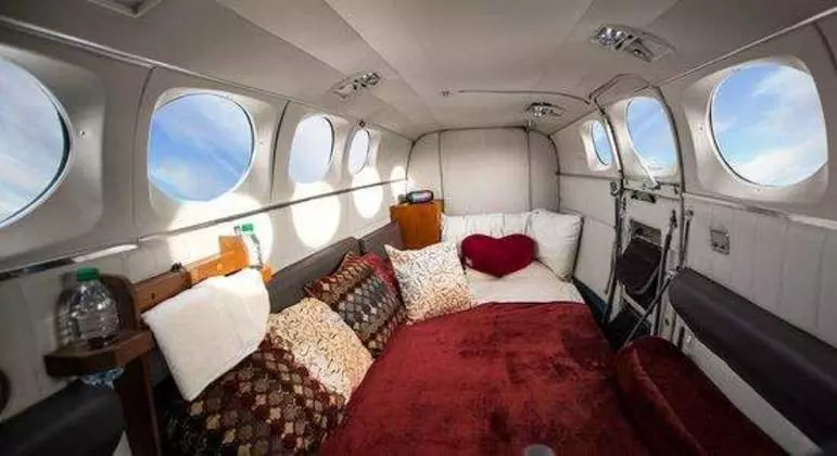 Empresa oferece pacotes de sexo no avião por R$ 9 mil; entenda fetiche