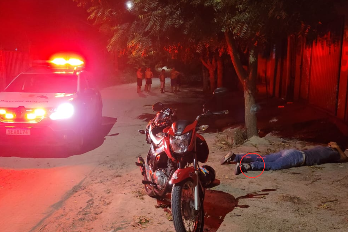 Homem tornozelado é preso com arma de fogo após roubar moto na Grande Natal