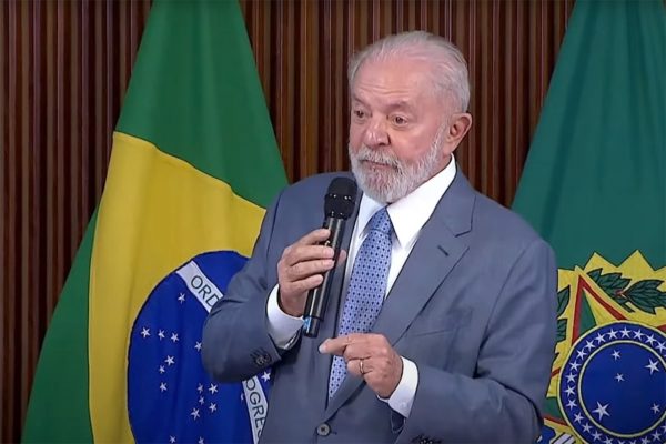 Em reunião, Lula é cobrado a ampliar participação feminina na política