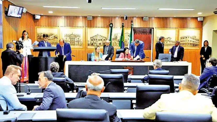 Aprovado projeto em Natal que proíbe homenagens para pessoas condenadas pela Justiça