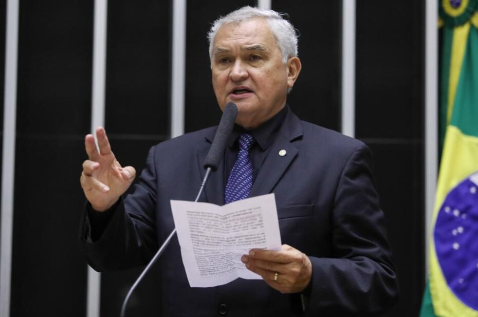 General Girão diz que estuda ir à Justiça contra o Pé-de-Meia: “Programa eleitoreiro”