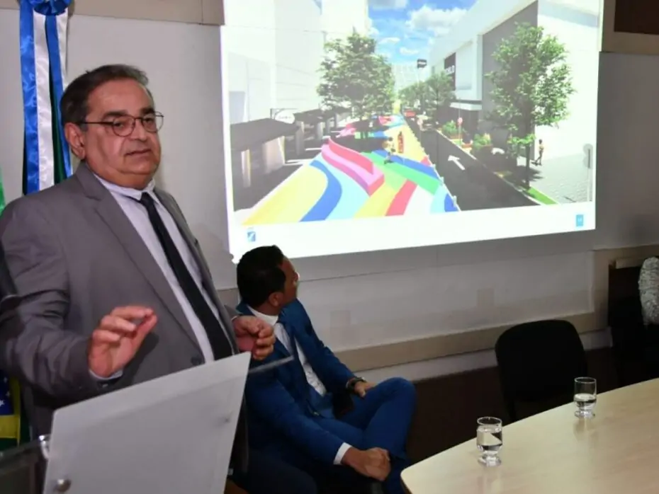 Álvaro Dias autoriza nova etapa de obras na Rua João Pessoa e fala em transformar região em “shopping a céu aberto”