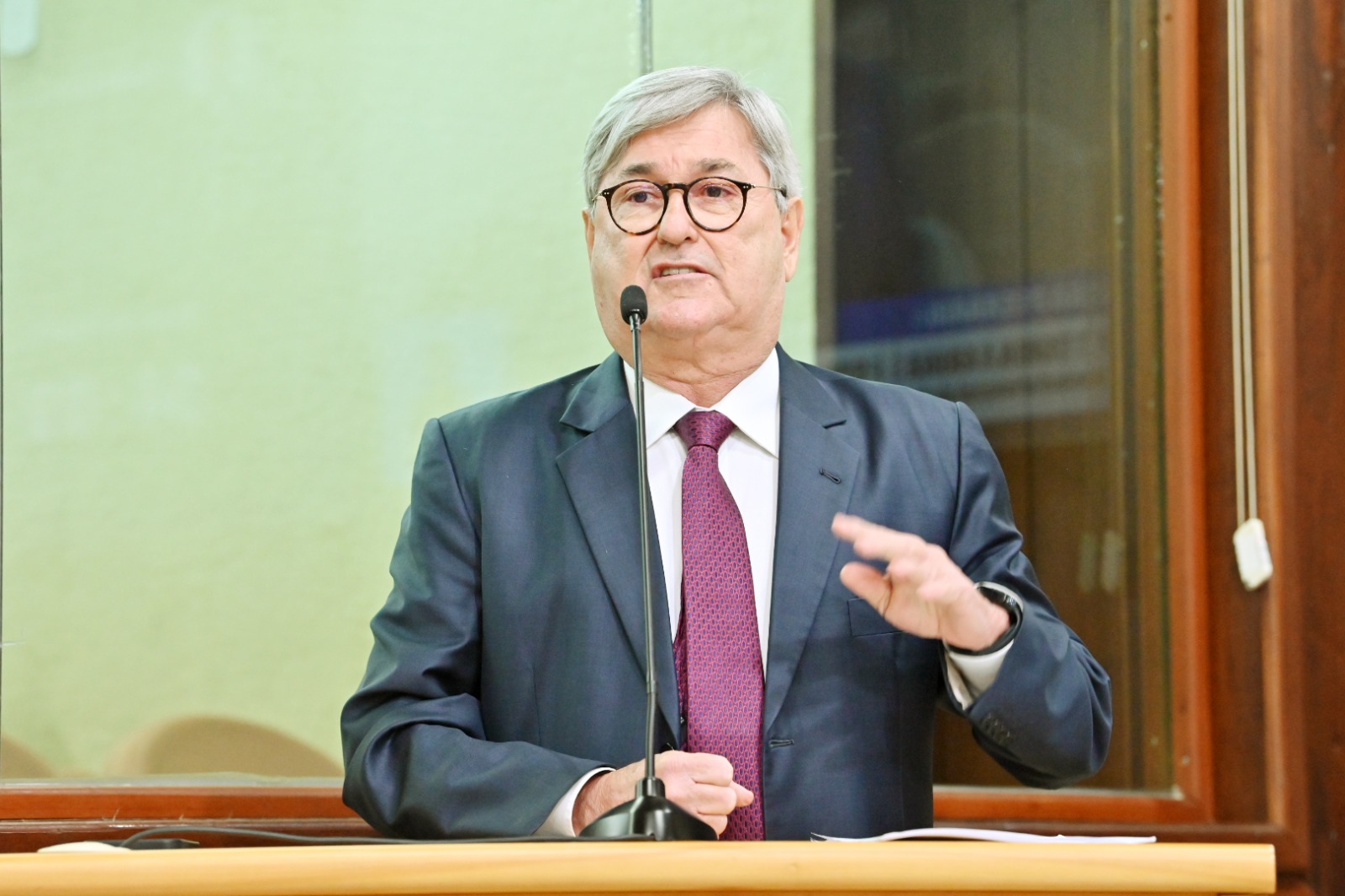 Tomba Farias destaca projeto que reajusta o piso salarial dos professores