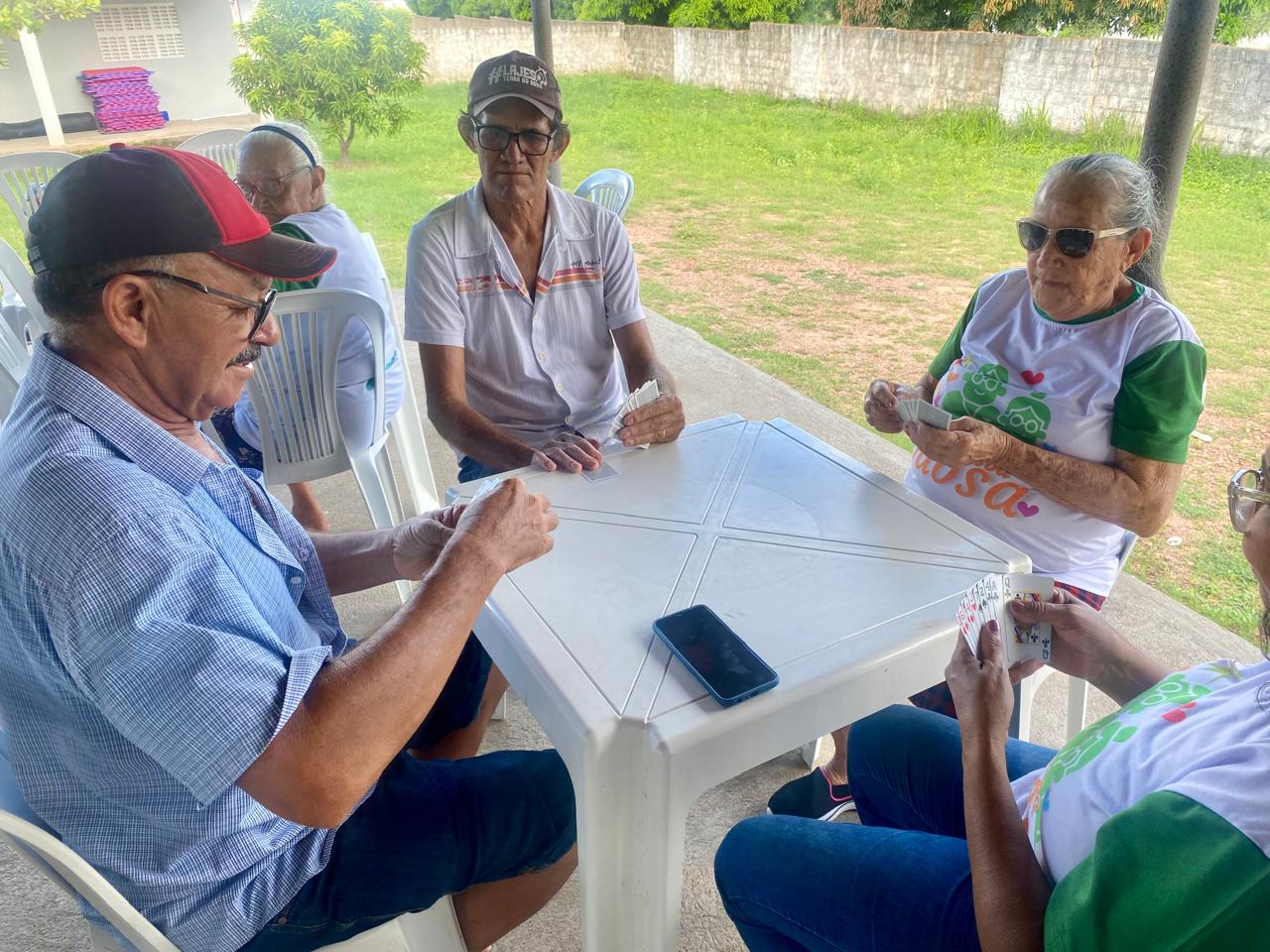 Nesta segunda-feira (15), a Secretaria de Assistência Social realizou um dia de atendimento aos Idosos no Serviço de Convivência e Fortalecimento de Vínculos