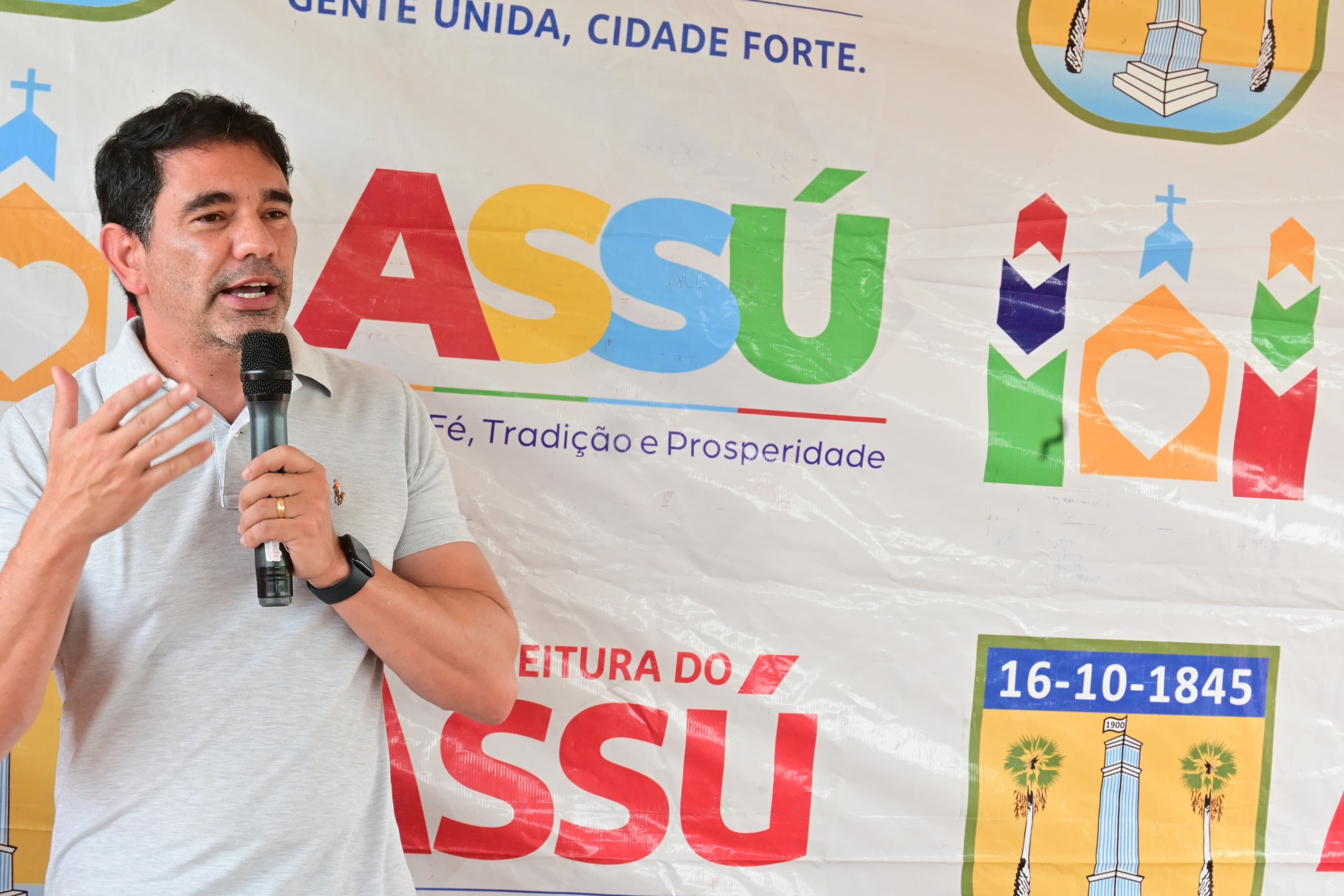 MORADIA: Em Assú, prefeito Gustavo Soares vai construir 400 casas através do Minha Casa, Minha Vida e IDEHAC