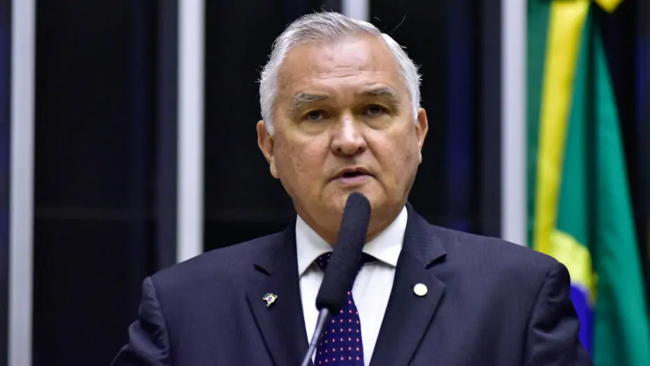 Girão confirma apoio a Salatiel de Souza em Parnamirim e pede união