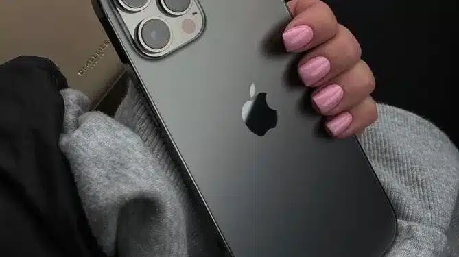 Apple vai bloquear todos os iPhones consertados com peças roubadas