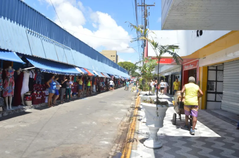 Interdição da ponte derruba comércio no bairro do Alecrim