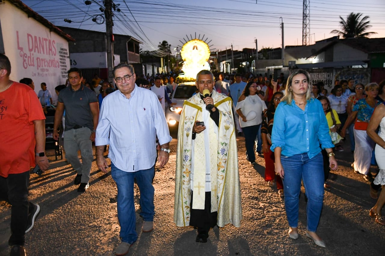Prefeito Álvaro Dias participa do encerramento da Festa de Nossa Senhora de Fátima