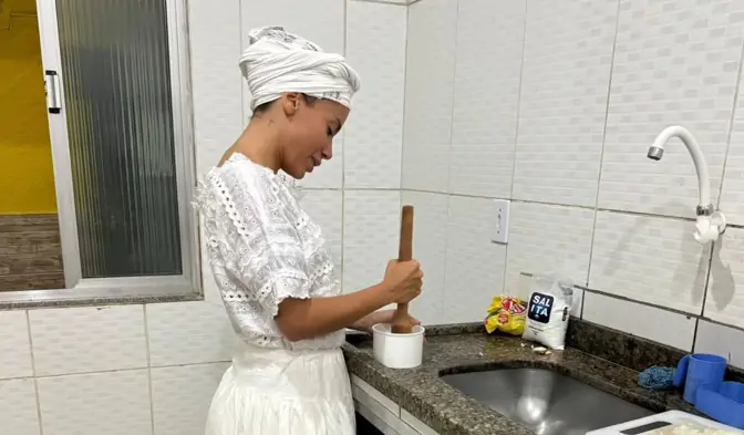 Anitta perde 100 mil seguidores no Instagram após anúncio de clipe com elementos do candomblé