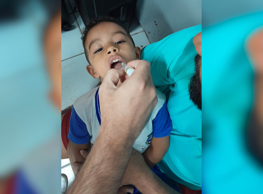 Crianças de 1 a 4 anos devem tomar dose extra de reforço contra a poliomielite a partir desta segunda-feira em Natal
