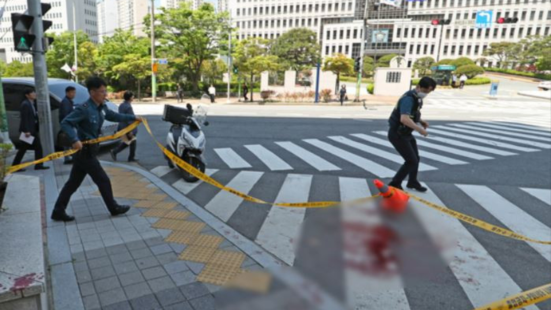 Youtuber mata colega a facadas durante live em frente ao Tribunal na Coreia do Sul