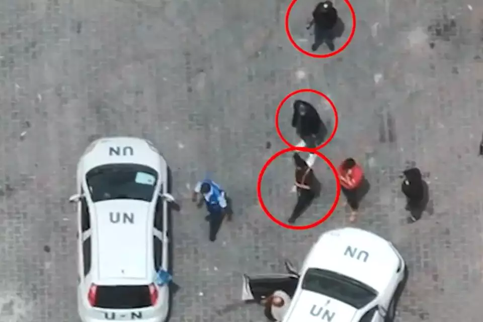 Funcionários da ONU são flagrados com terroristas armados do Hamas
