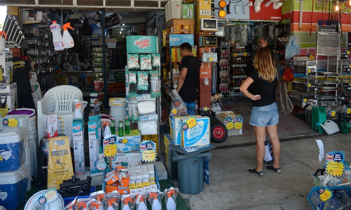 Feriado de Corpus Christi modifica horário do comércio, supermercados e bancos