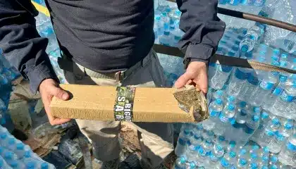 Polícia encontra mais de 3 toneladas de maconha em carreta com doações para o RS