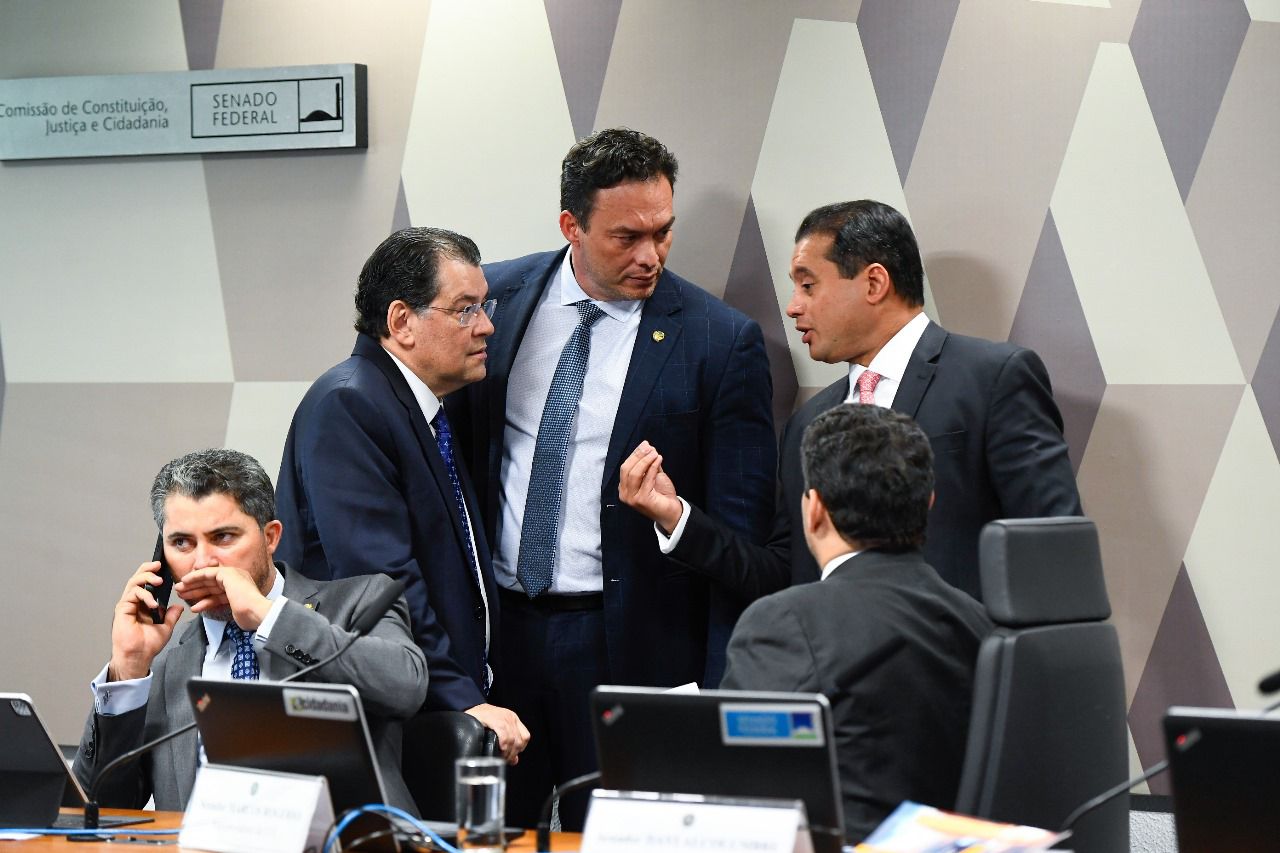 Projeto de Styvenson que prevê castração química é adiado na CCJ do Senado