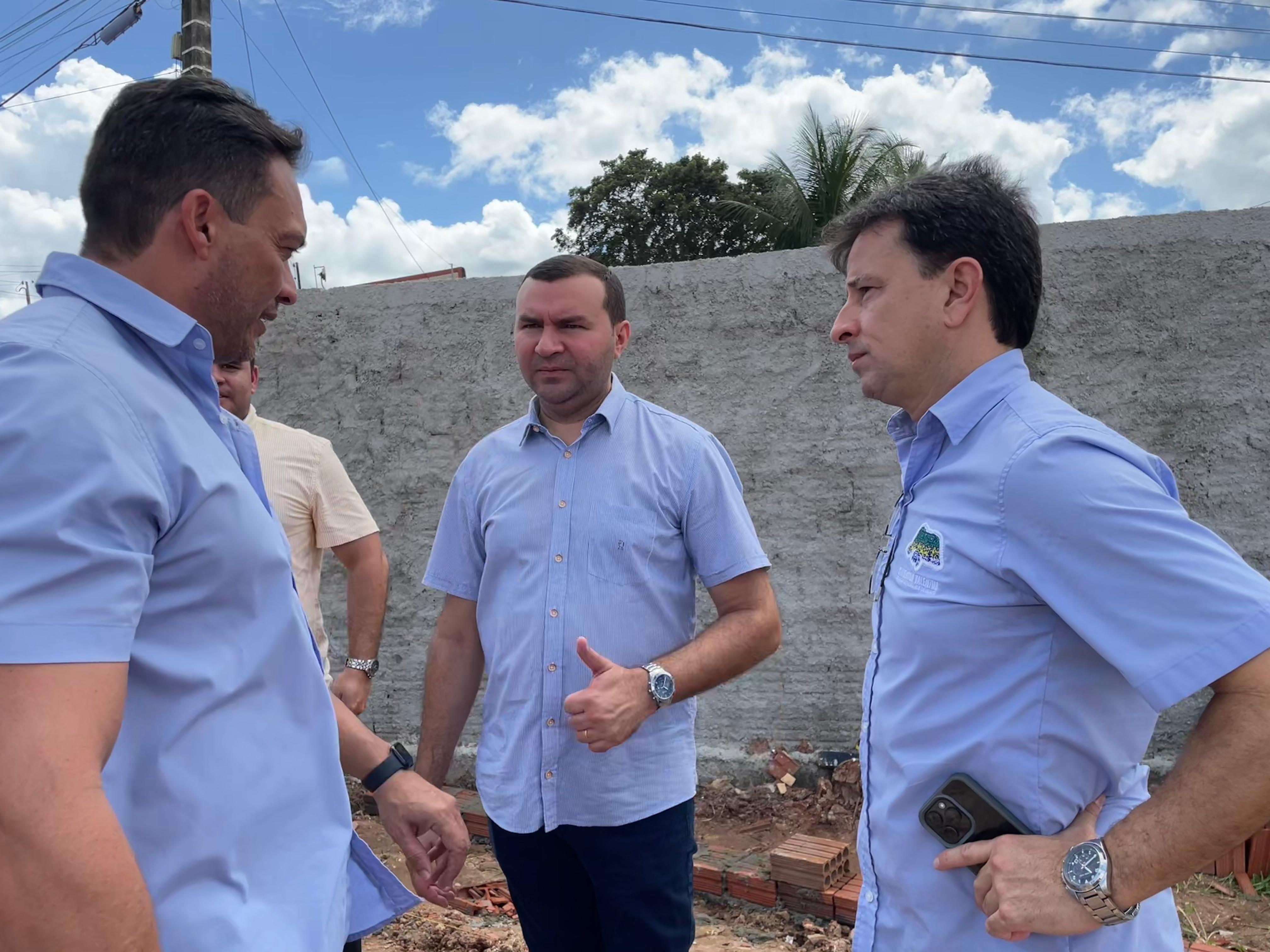 Senador Styvenson e prefeito de Macaíba Emídio Júnior visitam canteiro de obras do Batalhão da PMRN