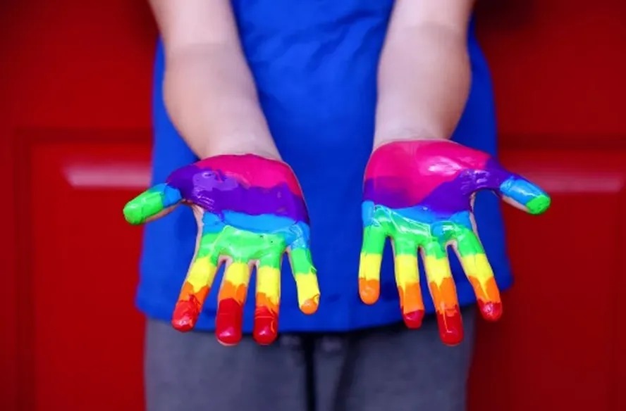 70% dos héteros acreditam que, no fundo, todo mundo é bissexual, diz pesquisa