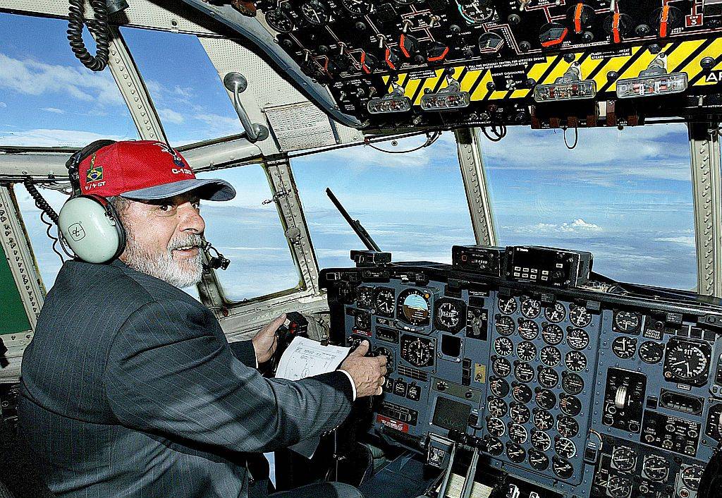 “Ainda bem que a Boeing teve um desastre e não quis mais a Embraer”, comemora Lula