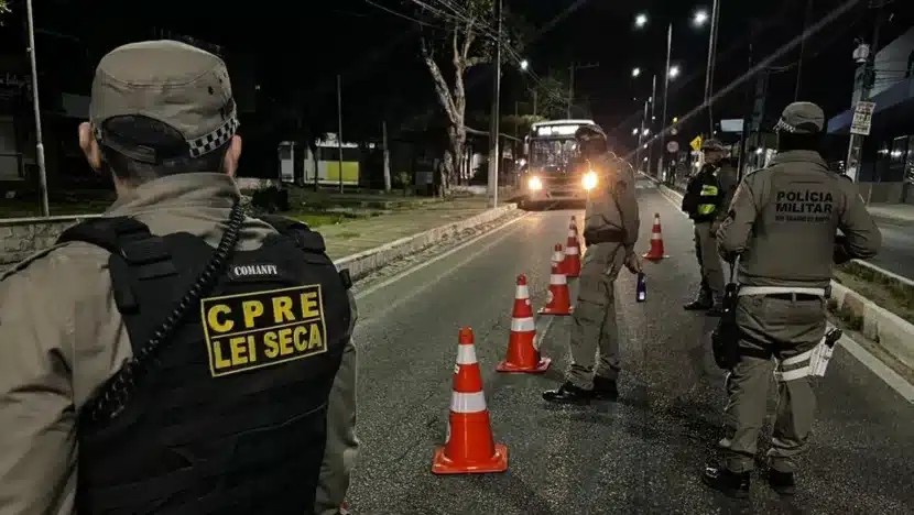 Lei Seca prende condutor embriagado que tentou fugir de blitz na Zona Norte de Natal