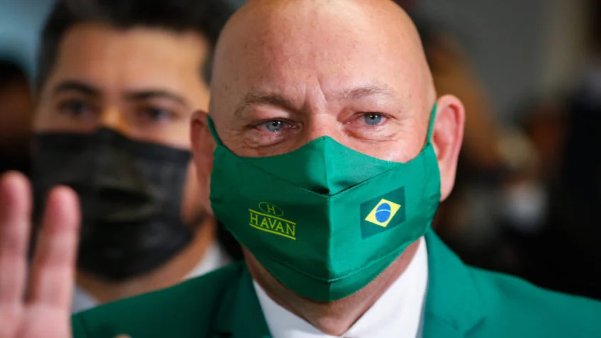 Golpistas usam voz de Luciano Hang para falsa ajuda às vítimas no RS