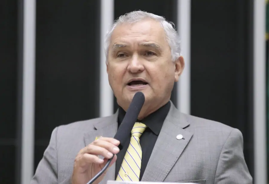 General Girão e outros 6 deputados são denunciados à PGR por disseminação de fake news sobre RS