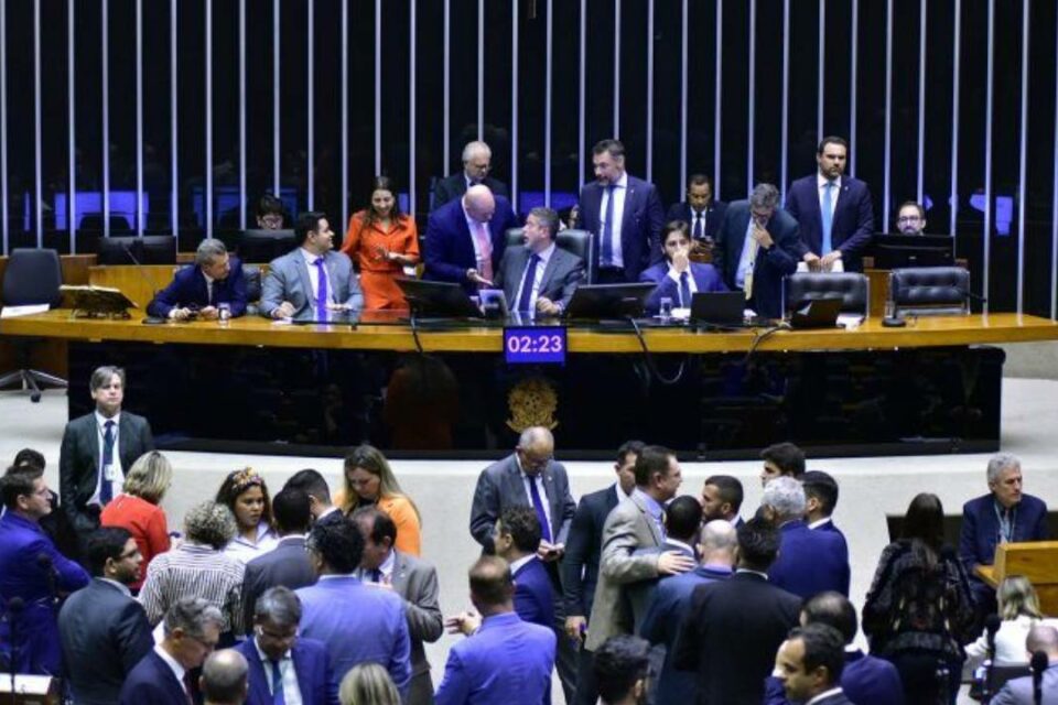 Congresso analisa nesta terça-feira vetos sobre saidão e fake News