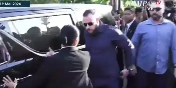 Em visita a Bali, proteção de Elon Musk impressiona e bilionário tem segurança de chefe de Estado