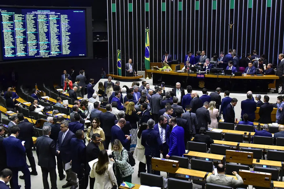 Câmara conclui votação e taxação das compras internacionais segue para sanção