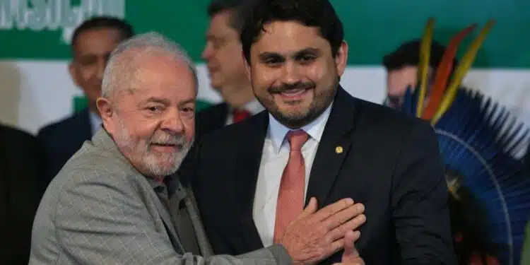 União quer manter Juscelino, indiciado e sob pressão, no governo