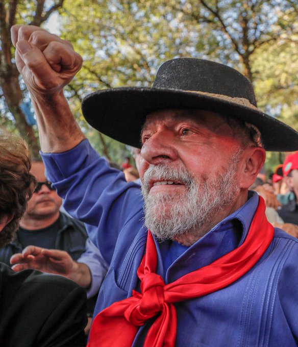 Lula se compara a Dom Pedro II e Getúlio Vargas durante discurso no Rio Grande do Sul