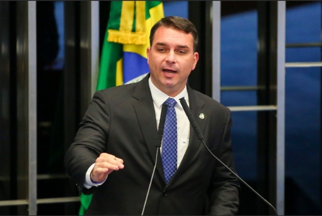Flávio Bolsonaro para Lula: ‘Deveria agradecer por Campos Neto estar no BC‘