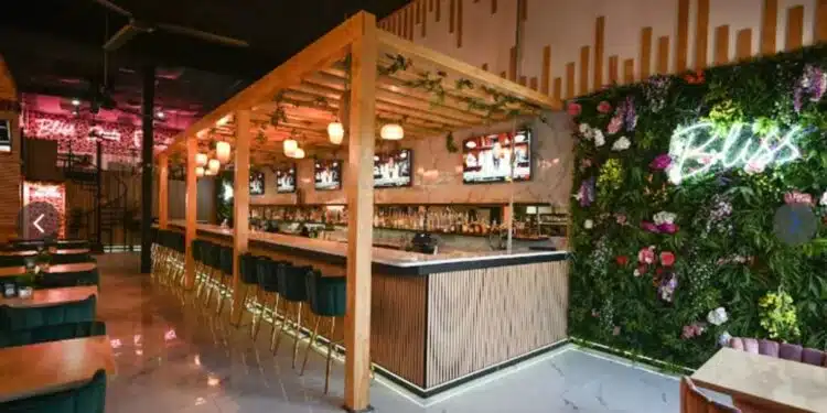 Para manter ambiente “maduro e sofisticado”, restaurante proíbe clientes menores de 30 anos