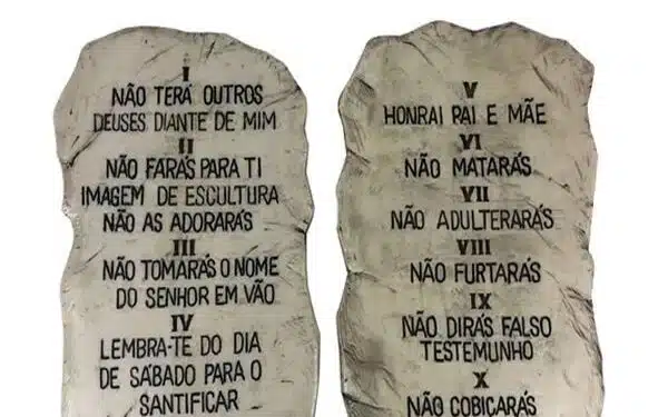 Veja qual estado americano vai exigir que os Dez Mandamentos sejam fixados em todas as salas de aula