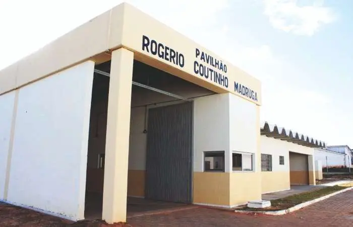 Policiais penais e advogado são investigados por facilitar entrada de celulares em penitenciária do RN