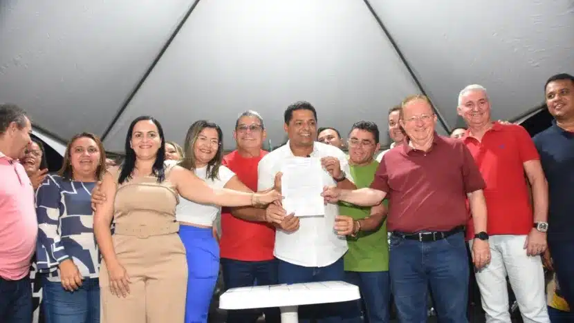 Prefeitura de SGA assina Ordem de Serviço para construção de sede da Escola Municipal Maurício Fernandes