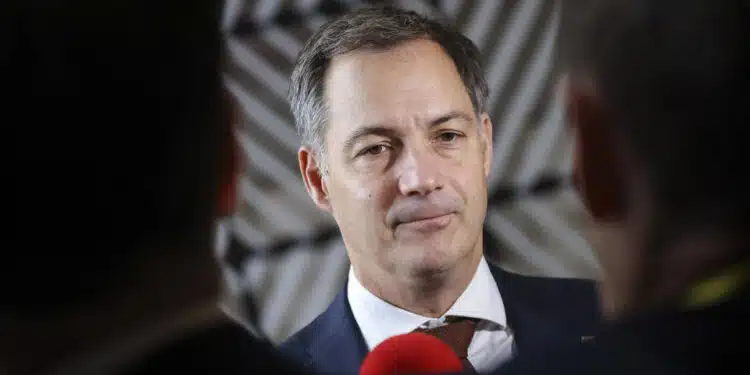 Primeiro-Ministro Belga renuncia após derrota devastadora nas eleições regionais