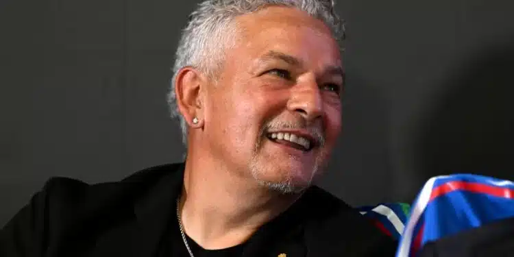 Ex jogador Roberto Baggio tem casa invadida e apanha de bandidos