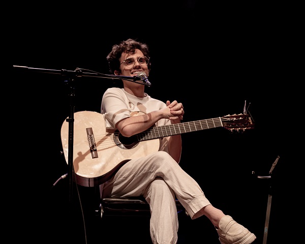 Caike Souza traz turnê inédita “Quero Te Ver Pra Sempre” ao Teatro Alberto Maranhão