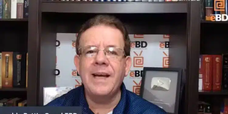 Pastor conhecido como ‘influencer’ é detido por compartilhar imagens de crianças nuas