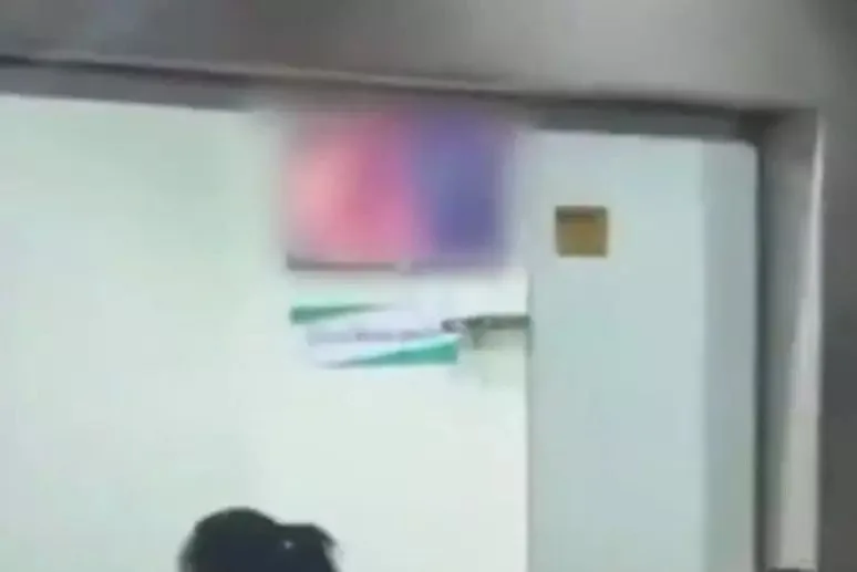 Filme pornô é exibido em unidade de saúde e prefeitura no RJ pede perdão aos pacientes