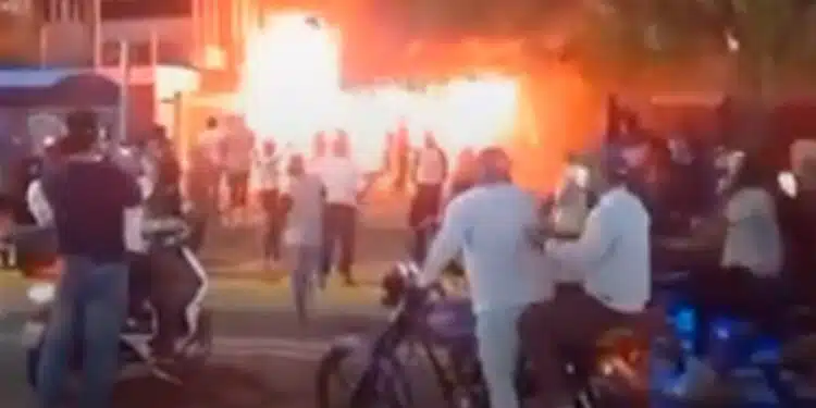 Maduro manda prender mais de 800 venezuelanos que protestaram contra resultado das eleições