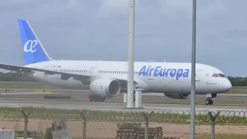 Aeronave que fez pouso de emergência em Natal volta para Madrid