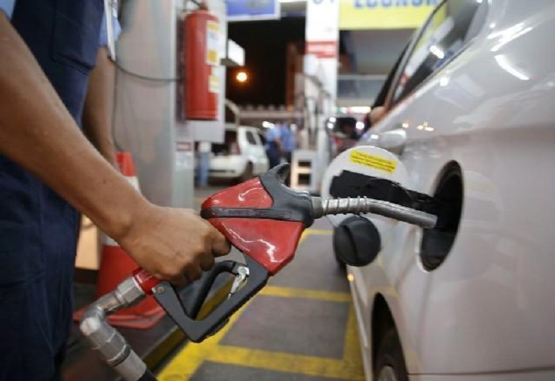 Petrobras anuncia aumento de preço da gasolina e do gás de cozinha