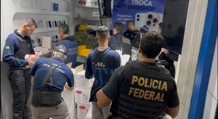 Loja de celulares na avenida Afonso Pena, em Natal, é alvo de operação da Polícia Federal