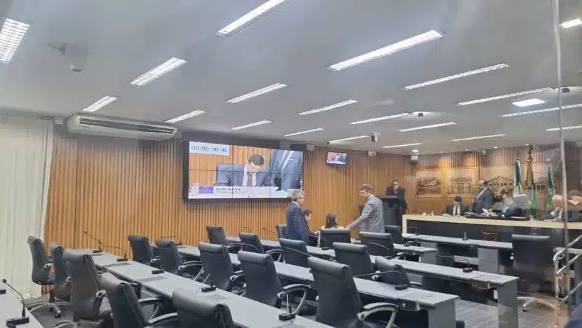 Sessão que votaria concessões para o Complexo da Redinha e Teatro é suspensa