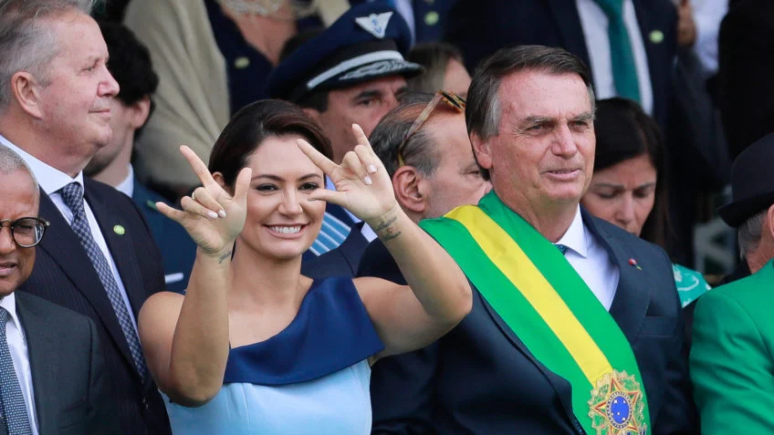 Nova pesquisa aponta que Bolsonaro e Michelle lideram preferência no DF sobre Lula