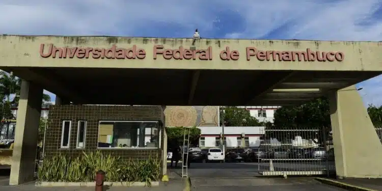 PEGOU MAL: Ministério de Lula volta atrás e nega planos de cobrar mensalidade de alunos ricos