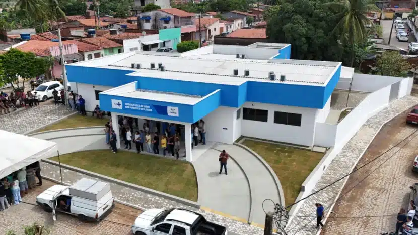 Emídio Júnior entrega nova UBS do Campo da Santa Cruz